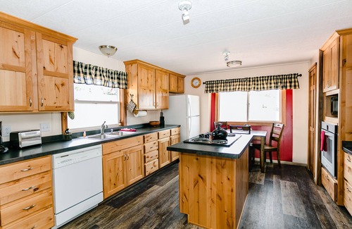 Glacier View Meadows House | A piece of heaven with this cozy 2 bedroom cabin breathtaking views. Sleeps 4