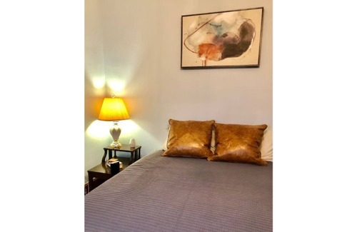 Mt Pleasant Park Apartment | A Poet's Place-1 Br Vintage Chic Apt