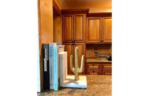 Mt Pleasant Park Apartment | A Poet's Place-1 Br Vintage Chic Apt
