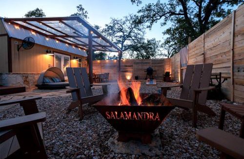 Wimberley House | A+ Privacy | Romantic Lux | Sauna | Hot/Cold Pool in Texas