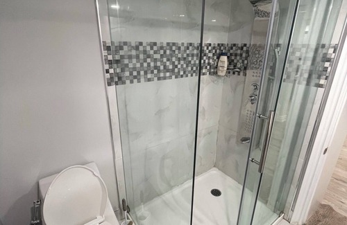 Halton Regional Municipality House | A Private Basement Studio Unit with King bed