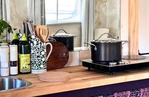 Cornville House | A private king studio with a kitchenette in the garden of Halliday House.