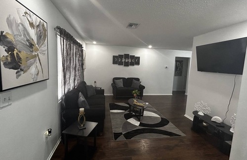 Spring Hill Apartment | A property with the best places to visit