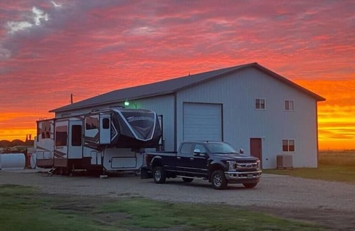 Kearney House | A quiet, relaxing country stay close to Kearney's amenities!