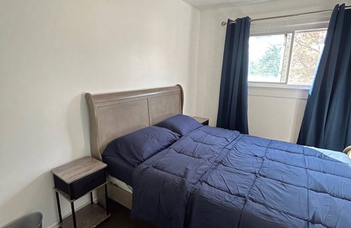 Queens House | A Quiet Stay in Queens