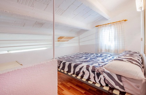 L'Aldea House | A quiet vacation home far away from everyday life awaits you near the river Ebro.