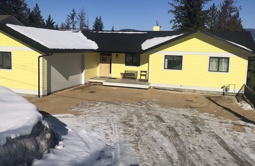 Blind Bay House | A quite, self contained space with scenic views,