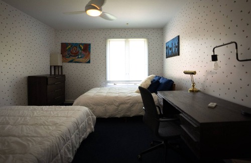 St. Louis House | A Rare Mid-Century Artist Retreat For Large Groups & Reunions