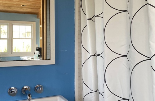 Lonelyville House | A RARE PRIVATE SETTING