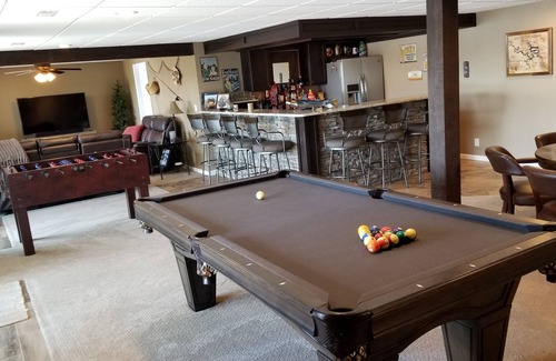 Climax Springs House | A Recreational Mecca! Views·Dock·Jet Ski Slips·Kayaks·Fire Pit·Pool Table