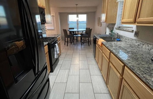 Killeen House | A Restful Cottage - 3 BDR 2 BTH Home of Killeen