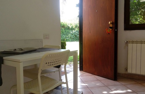 Zona XXX Castel Fusano Apartment | A romantic and complete 24-sqm studio apartment surrounded by greenery near the sea