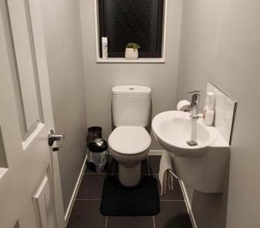 Upper Hutt House | A room in a homestay - Upper Hutt