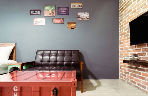 Kaohsiung City Centre House | A Room Time