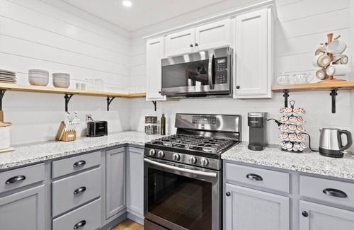 Naples Ski Chalet | A Rustic Retreat- FLX region Hot tub, game room & fire pit