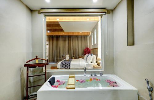 The Mall Road Bed & Breakfast | A Santorini Home - By Le Rêve 5Mins from Mall Road