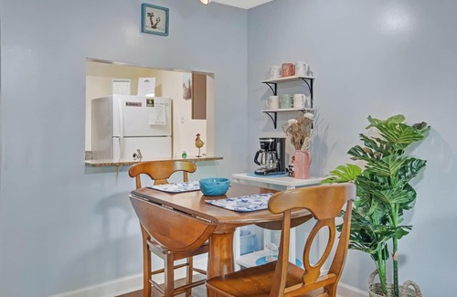 Truman Annex Condo | A SEAGLASS PARADISE. ~ Charming 2 BR/1 Ba Condo in Truman Annex!