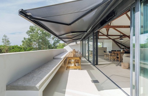 Castelo House | A serene escape between Lisbon and Comporta, close to paradise beaches.