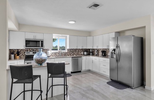 Big Pine Key House | A Serene Florida Escape in Big Pine Key 3 bed 2 bath house, pool, dock, sleep 8