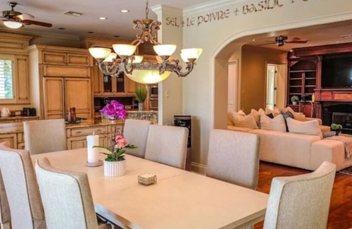 Nichols House | A serene lake side estate