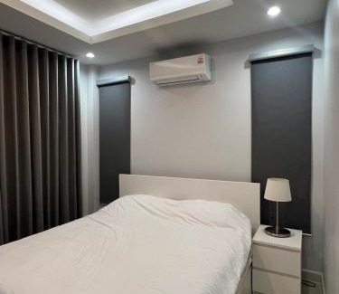 Bang Pa-in House | A single house on the corner for privacy