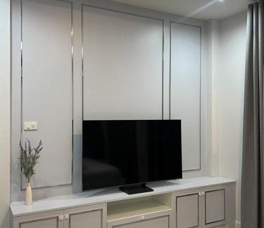 Bang Pa-in House | A single house on the corner for privacy