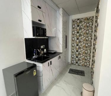 Greater Noida House | A Smart Room at Gaur City Center, Noida
