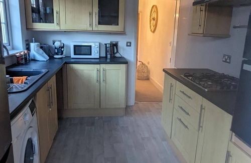 Sittingbourne House | A spacious cottage-styled 3 bedrooms in a Shared house - Sittingbourne