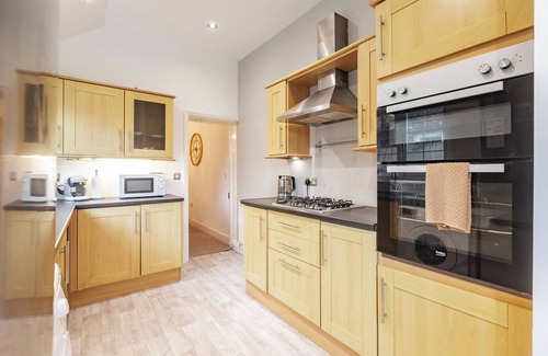 Sittingbourne House | A spacious cottage-styled house with 4 bedrooms located in Sittingbourne