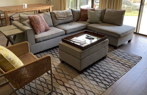 Avinger House | A spacious getaway near the lake for you and your tribe.