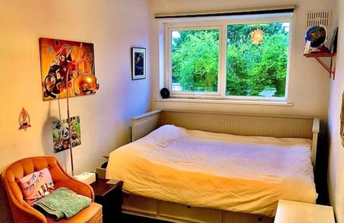 Abingdon Condo | A spacious maisonette close to local amenities