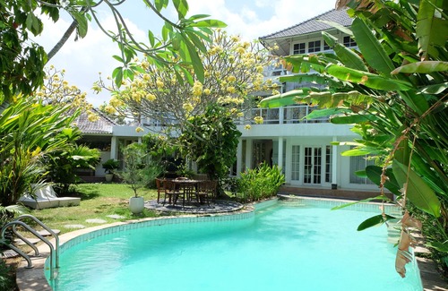 Seminyak Villa | A Spacious Villa with a Gorgeous Garden in Bali