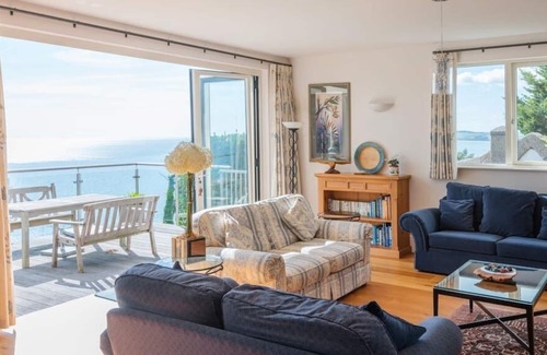 Stoke Fleming House | A spectacular cliff top house with amazing sea views and close to the beach.