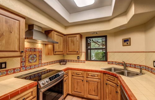 Tucson Condo | A Spectacular Retreat with Amazing Mountain Views!