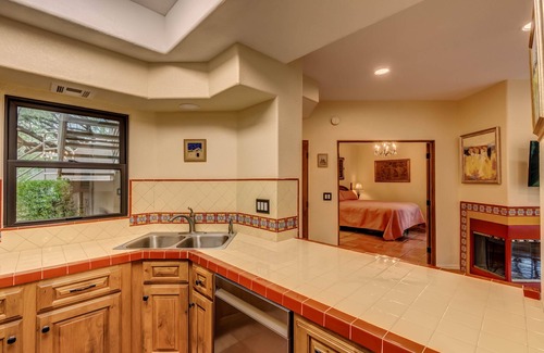 Tucson Condo | A Spectacular Retreat with Amazing Mountain Views!