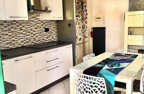 Marina di Massa Apartment | A STONE'S THROW FROM THE SEA