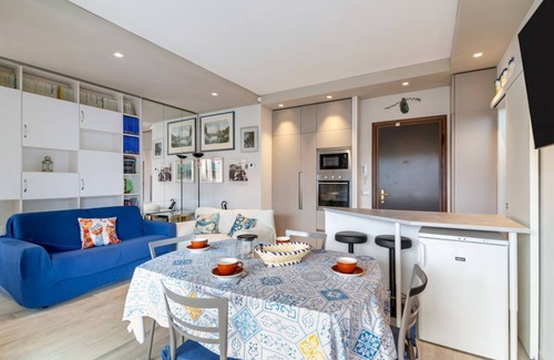 Marina Centro Apartment | A stone's throw from the sea Apartment