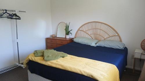 Omanu House | A stroll away from beach