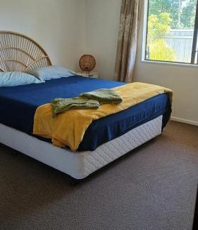 Omanu House | A stroll away from beach