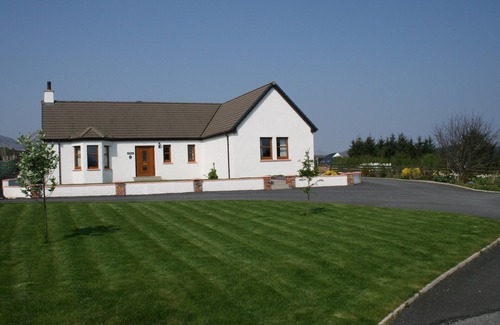 Broadford Cottage | A stunning bungalow (STB 5 star) close to local amenities and pubs.