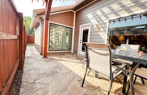 Victoria House | A stunning, cozy home - 5 minutes away from city center!