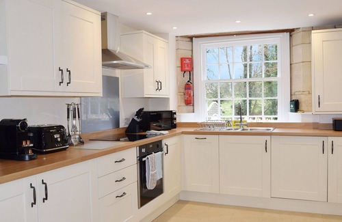 Winchcombe Cottage | A sudeley castle cottage that sleeps 5 guests in 3 bedrooms