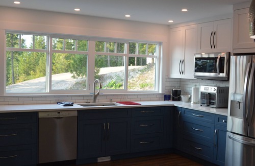 Blind Bay Apartment | A Suite Above! Enjoy privacy, great views, private deck, hot tub & nearby beach!