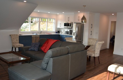 Blind Bay Apartment | A Suite Above! Enjoy privacy, great views, private deck, hot tub & nearby beach!