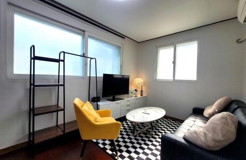 Yeoksam Apartment | a sunny and comfortable house-202