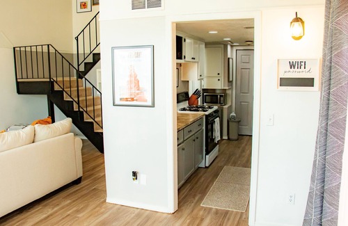 Canyon House | A sweet stay on Cherrywood Square