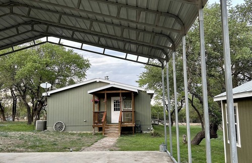 Kendalia House | A Texas Hill Country Getaway