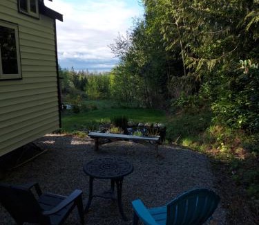 Roberts Creek House | A Tiny Escape
