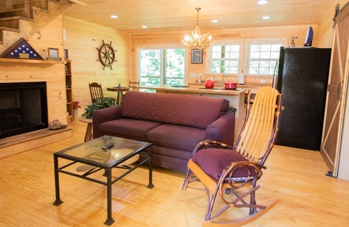 Linden Cabin | A Touch of Heaven. Family friendly. Fishing and nature galore.