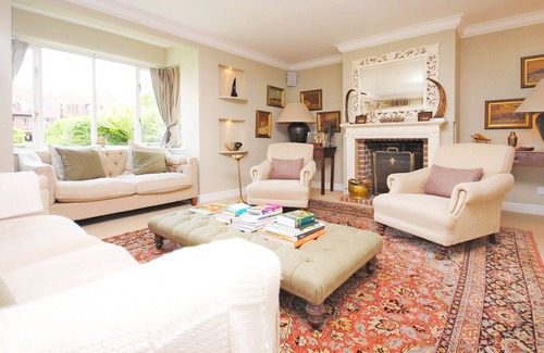 Arundel Cottage | A town house that sleeps 12 guests in 6 bedrooms